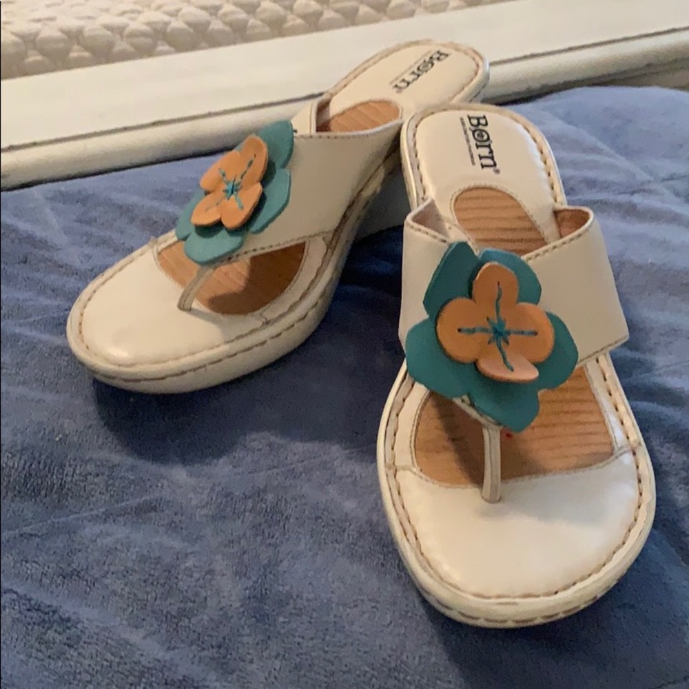 Born flower sandals sz 8